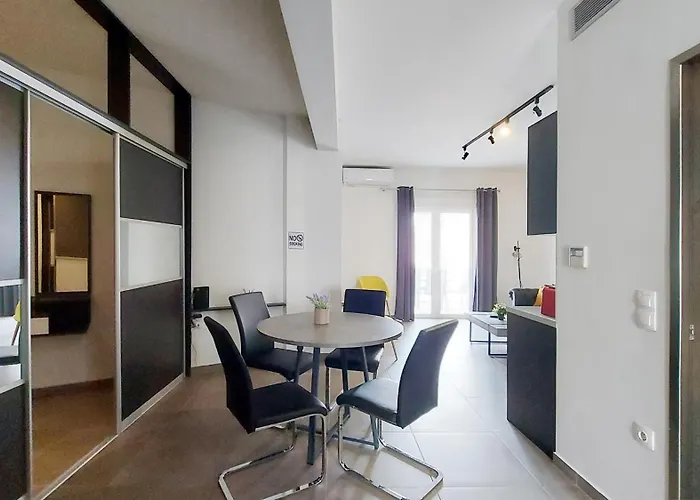 A Cozy Renovated Studio
